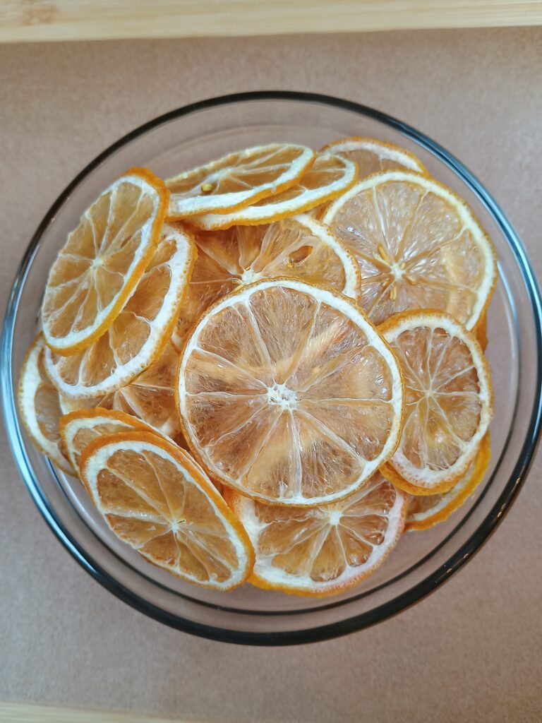 Dehydrated lemon slices