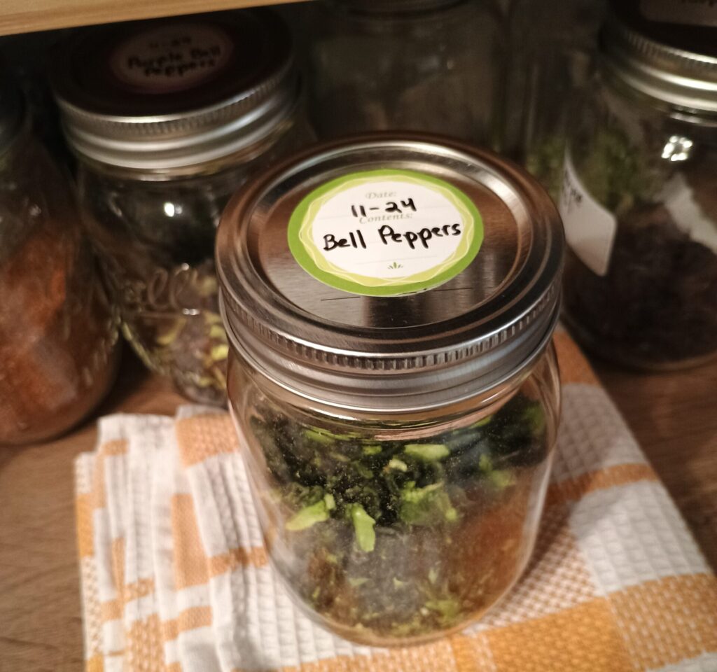 dehydrated bell peppers in mason jar